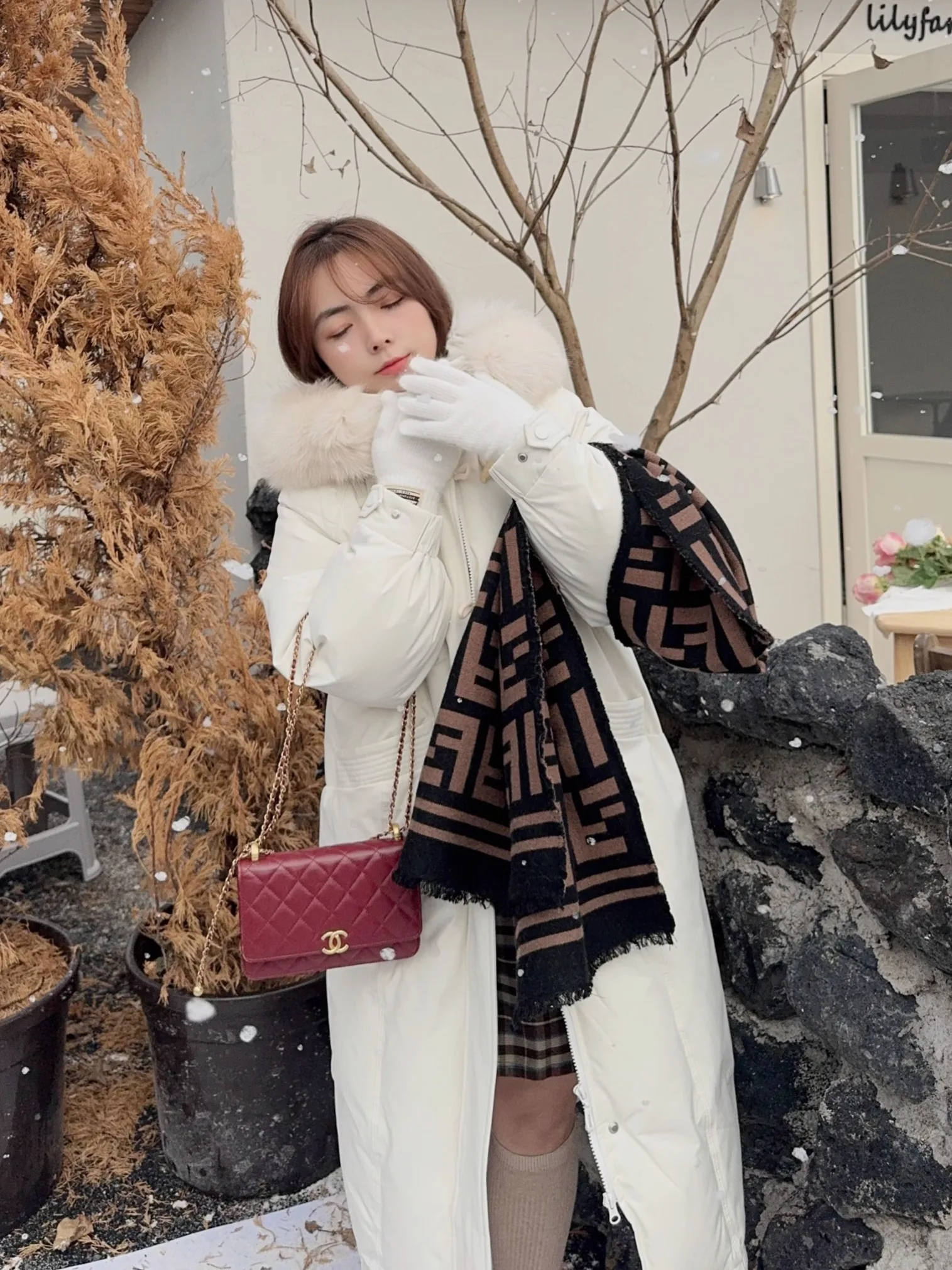 Свободное пальто Thiened White Du down Jaet длиной до колена, корейская зимняя верхняя одежда для женщин
Свободное пальто Thiened White Du down Jaet длиной до колена, корейская зимняя верхняя одежда для женщин