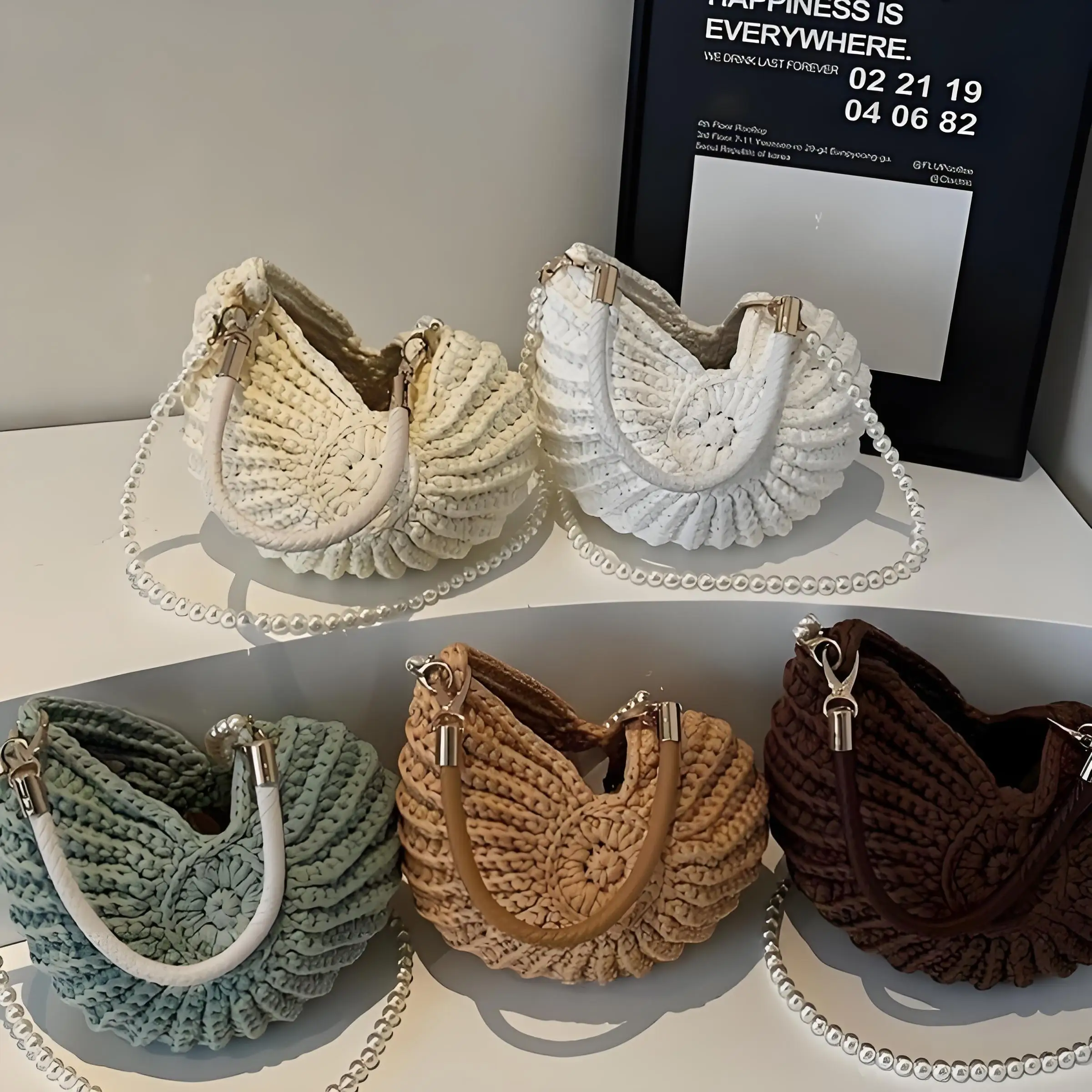 Cute Pearl Chain Hand-woven Crossbody Bag Seaside Holiday Leisure Conch Shell Beach Bag Luxury Design Novel Fashion Handbag Hot
Cute Pearl Chain Hand-woven Crossbody Bag Seaside Holiday Leisure Conch Shell Beach Bag Luxury Design Novel Fashion Handbag Hot