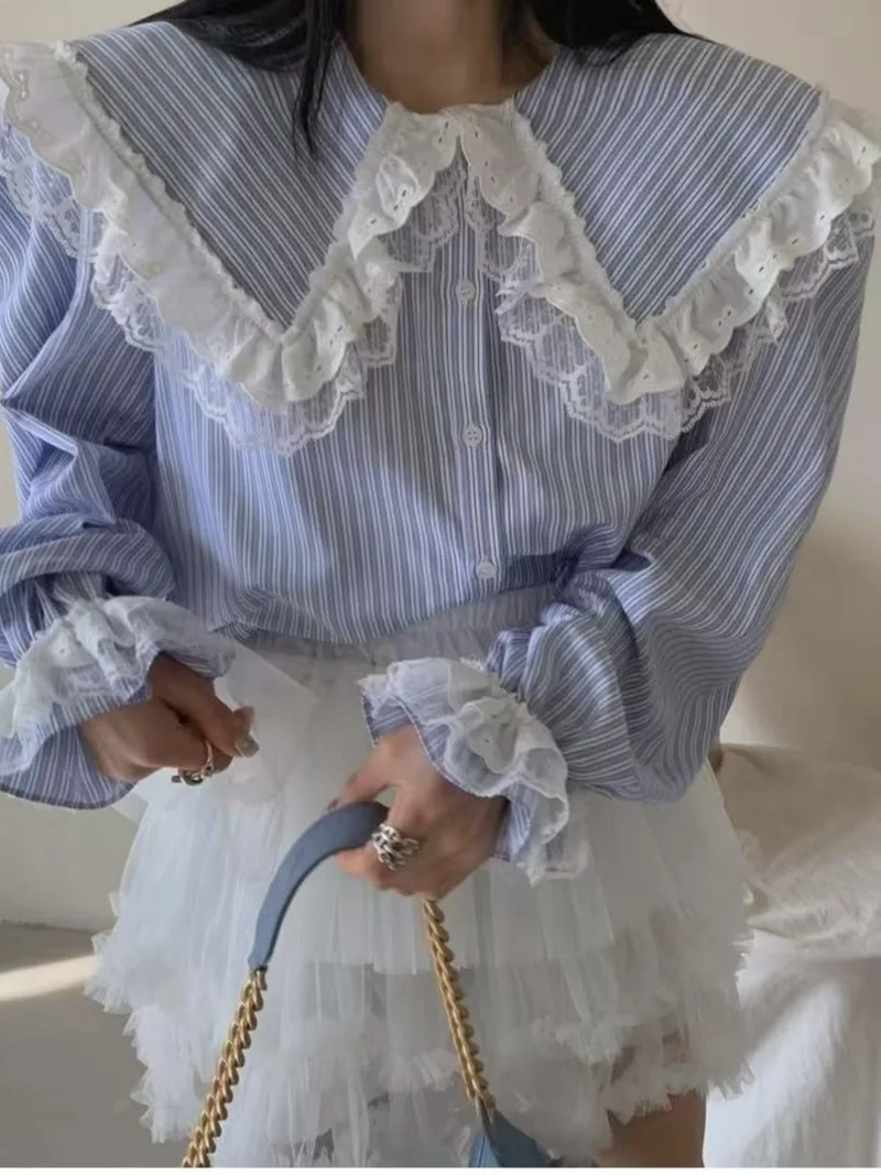 Ele Korean Sle Lace Trimmed Bell Sve irt Women's Faionable Collar Design Spring New Age Reducing Chic Top
Ele Korean Sle Lace Trimmed Bell Sve irt Women's Faionable Collar Design Spring New Age Reducing Chic Top