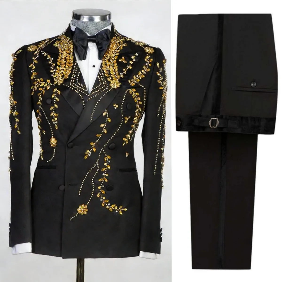 Luxurious Crystals Men Wedding Tuxedos Double Breasted Peaked Lapel Pant Sets Classic Fit Dinner Party Customized 2 Pieces
Luxurious Crystals Men Wedding Tuxedos Double Breasted Peaked Lapel Pant Sets Classic Fit Dinner Party Customized 2 Pieces