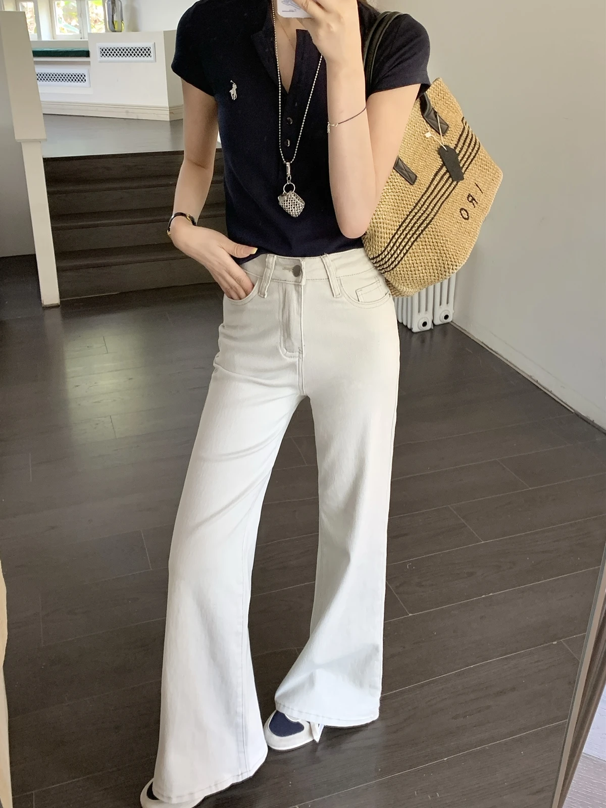ZHISILAO New Vintage Flare Jeans Women High Waist Cotton Stretch Full Length Denim Pants Streetwear Spring Summer 2026
ZHISILAO New Vintage Flare Jeans Women High Waist Cotton Stretch Full Length Denim Pants Streetwear Spring Summer 2026