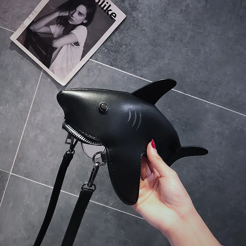 Креативные сумки с рисунком акулы, женские 3D милые сумки на плечо из искусственной кожи, мини-сумка через плечо, Bolsa, женская
Креативные сумки с рисунком акулы, женские 3D милые сумки на плечо из искусственной кожи, мини-сумка через плечо, Bolsa, женская