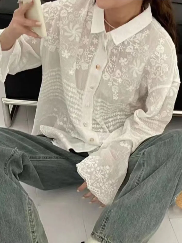 Vintage Embroidery Lace Shirt Women Casual Single Breated Long Sleeve Blouse 2025 New Summer Sexy Fine Tuning Transparency Shirt
Vintage Embroidery Lace Shirt Women Casual Single Breated Long Sleeve Blouse 2025 New Summer Sexy Fine Tuning Transparency Shirt