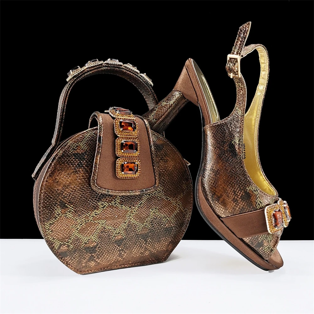 Новое поступление, женские туфли-лодочки, обувь и сумки, подходящий комплект для свадьбы, новый дизайн, сандалии на высоком каблуке, комплект обуви и сумки для вечеринки
Новое поступление, женские туфли-лодочки, обувь и сумки, подходящий комплект для свадьбы, новый дизайн, сандалии на высоком каблуке, комплект обуви и сумки для вечеринки