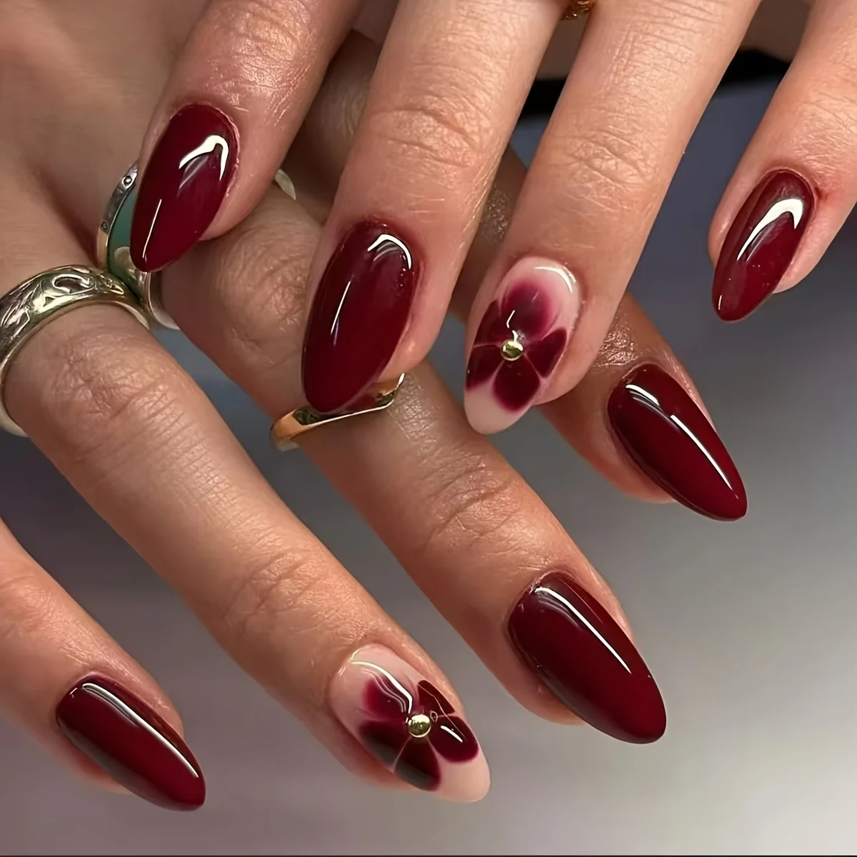 24PCS Short Almond Press On Nails, Burgundy Gold Bead Floral, Glossy Fake Nails for Daily Party Wear, with Tool Kit Gift
24PCS Short Almond Press On Nails, Burgundy Gold Bead Floral, Glossy Fake Nails for Daily Party Wear, with Tool Kit Gift