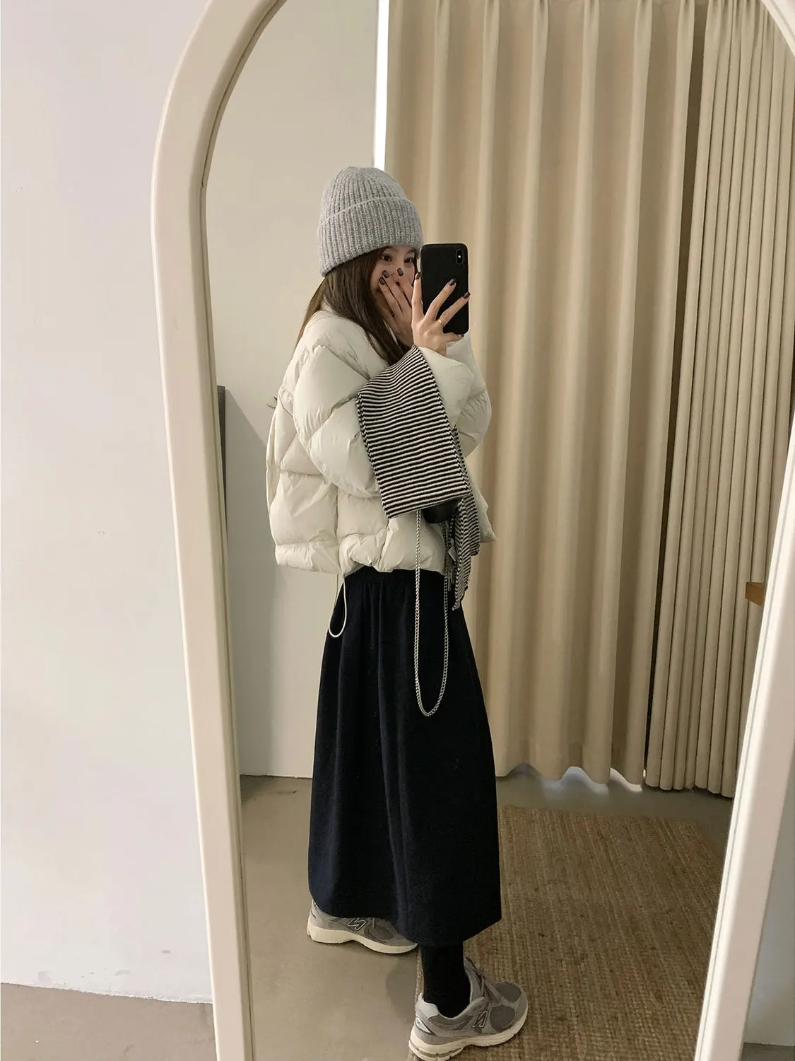 Casual Chic White Du down Puffer Jaet Loose Fit Stand Collar Winter Coat Korean Sle Women's Faion ort Length
Casual Chic White Du down Puffer Jaet Loose Fit Stand Collar Winter Coat Korean Sle Women's Faion ort Length