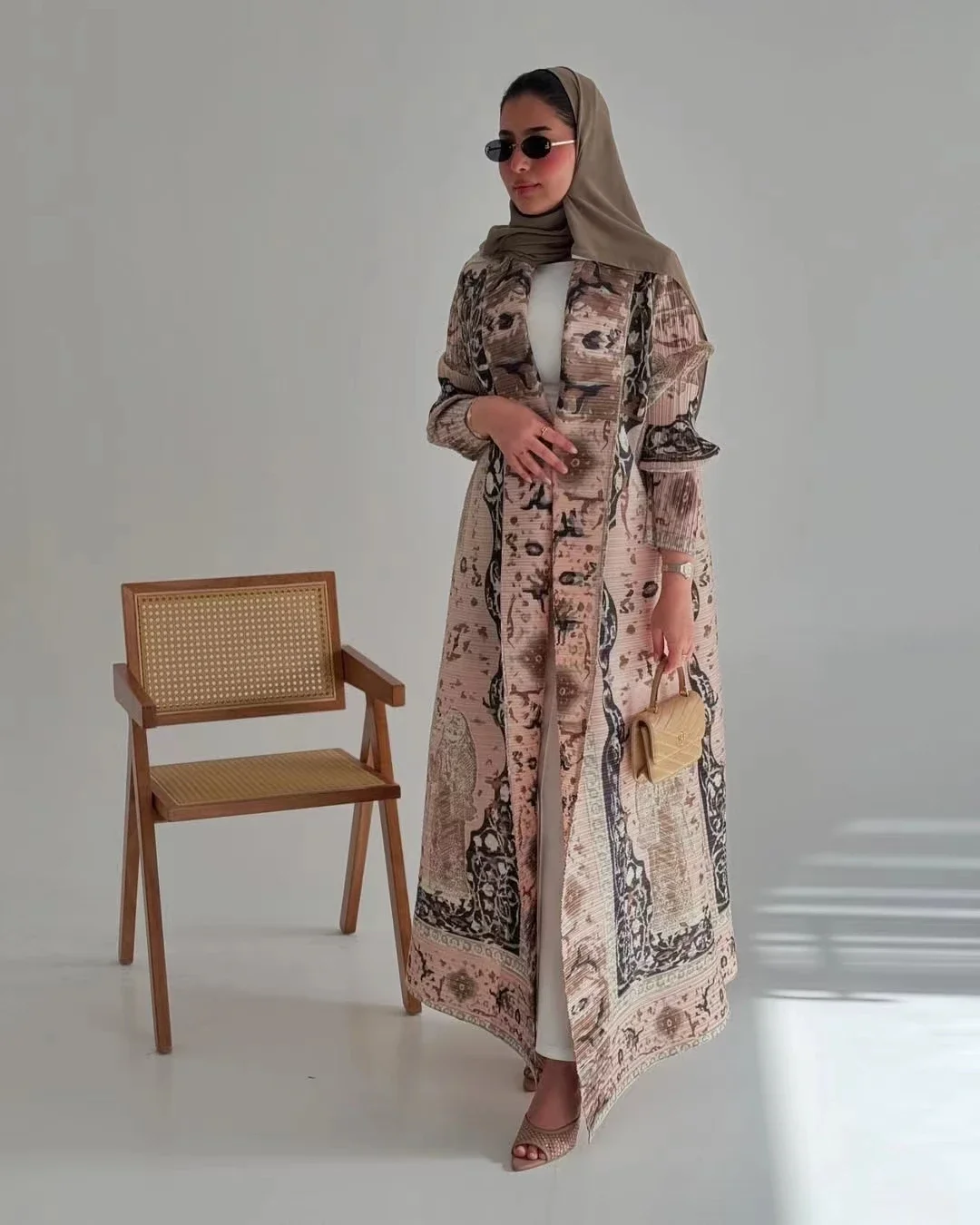 KAF Middle Eastern Women Luxury Robe 2025 Autumn New Retro Printed Loose Large Size Original Design Female Festival Clothing
KAF Middle Eastern Women Luxury Robe 2025 Autumn New Retro Printed Loose Large Size Original Design Female Festival Clothing
