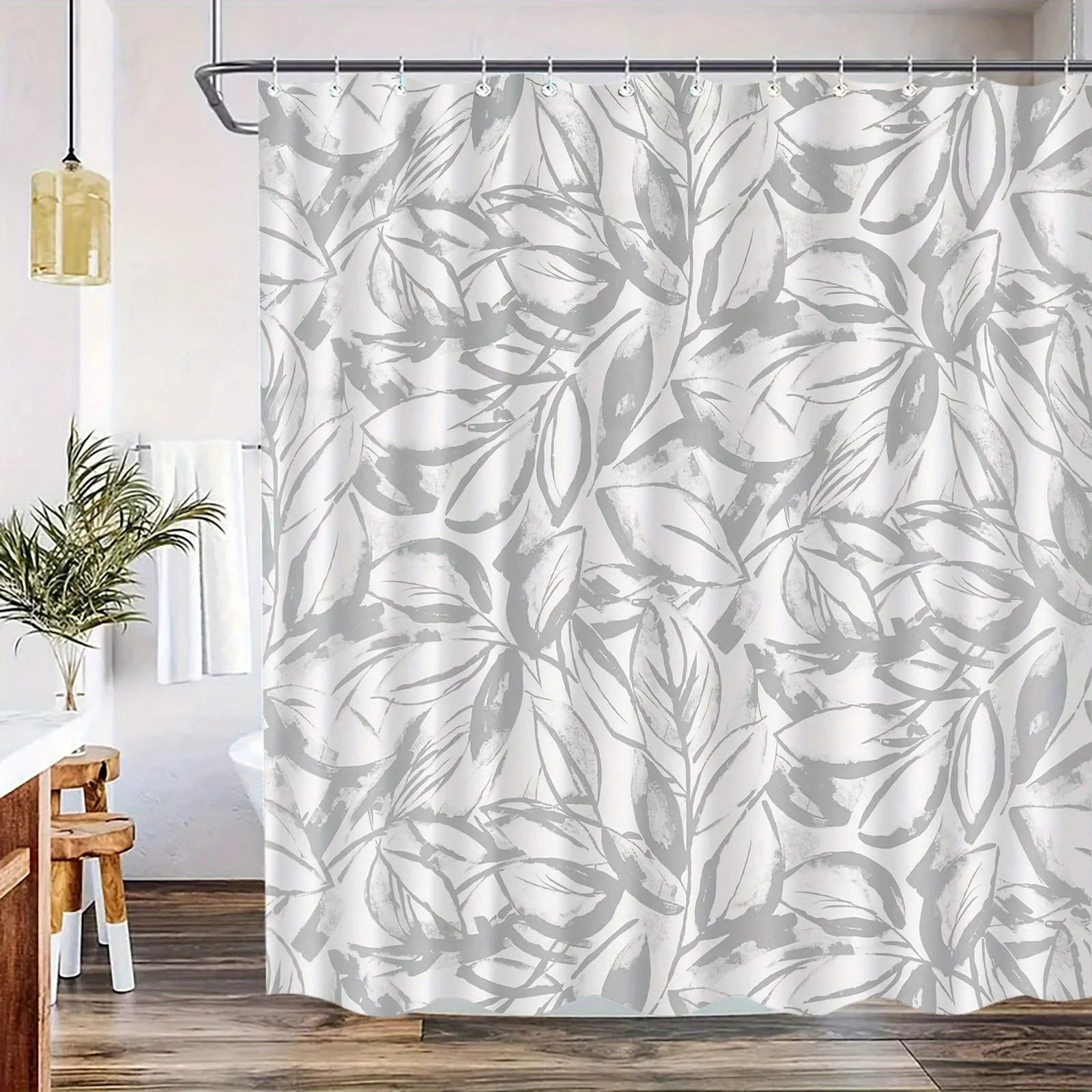 1pc Light gray leaf pattern shower curtain, polyester fabric, machine washable, with hooks, suitable for bathroom décor.
1pc Light gray leaf pattern shower curtain, polyester fabric, machine washable, with hooks, suitable for bathroom décor.