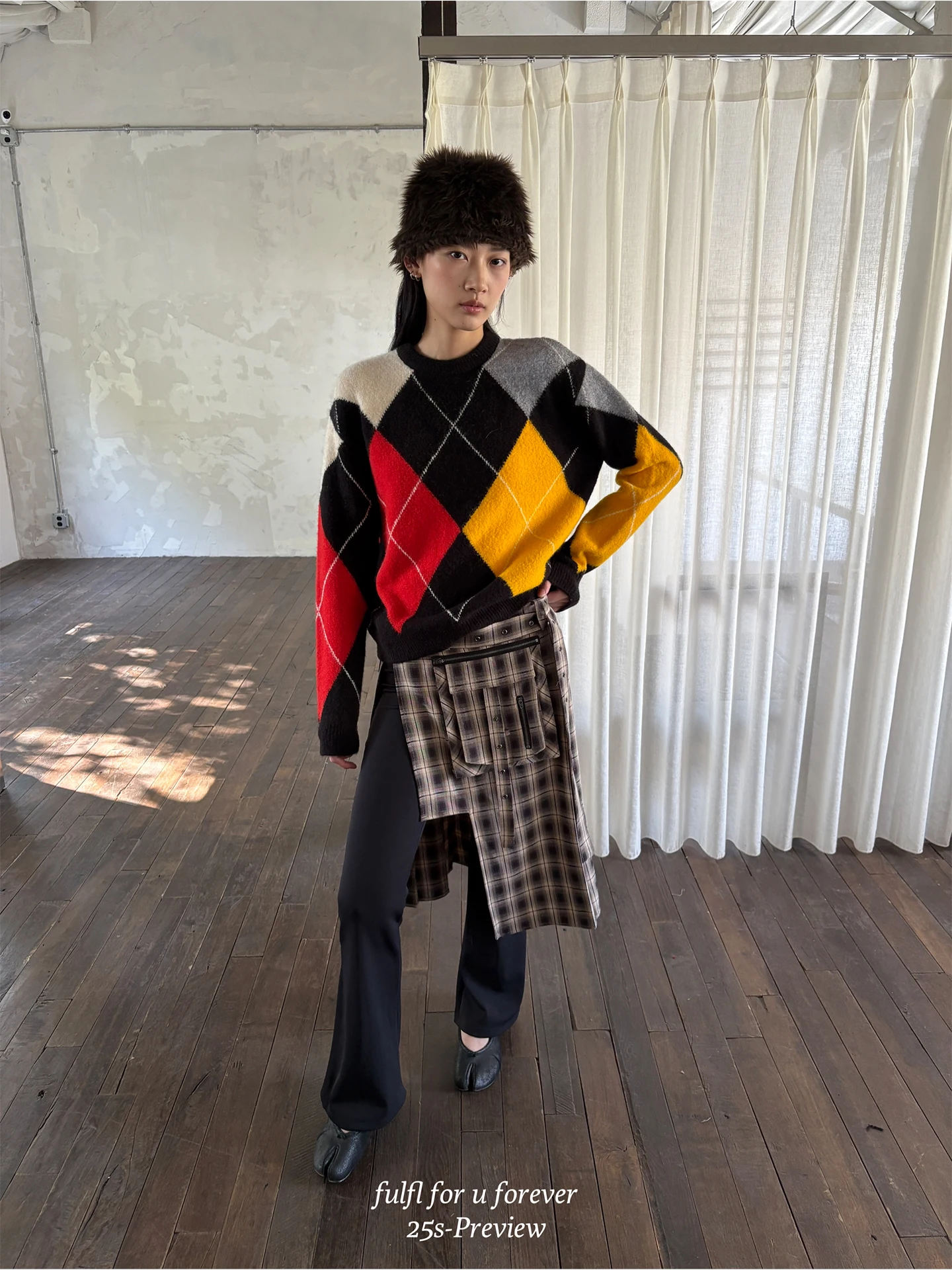 Модный женский свитер с круглым вырезом, осенне-зимний, с ромбовидным узором, в стиле колор-блок, свободного кроя, с длинными рукавами, в университетском стиле
Модный женский свитер с круглым вырезом, осенне-зимний, с ромбовидным узором, в стиле колор-блок, свободного кроя, с длинными рукавами, в университетском стиле