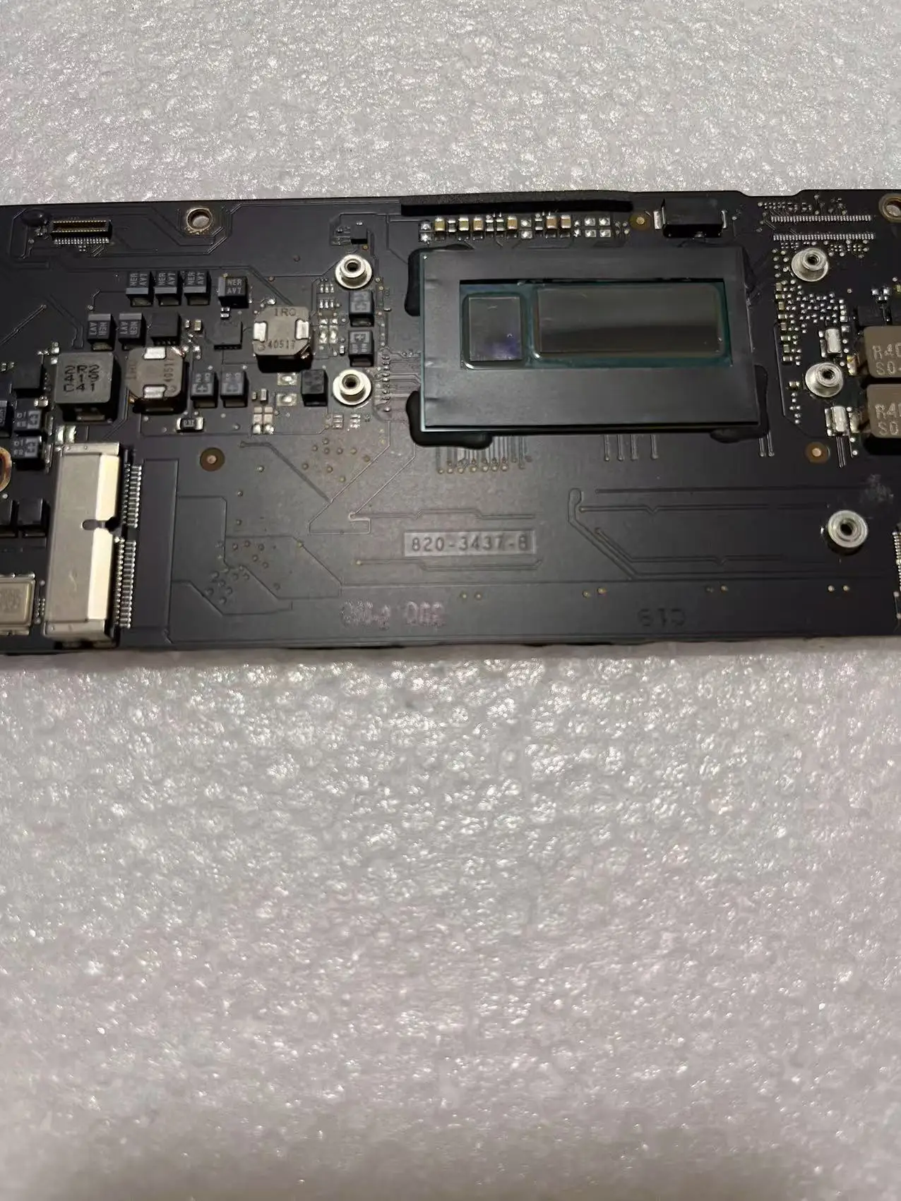 820-3437-B/A Equipped with wireless network card A1466 1.3GHZ 4/8GB 1.4GHZ 4/8GB 1.7GHZ 8GB 100% tested good motherboard
820-3437-B/A Equipped with wireless network card A1466 1.3GHZ 4/8GB 1.4GHZ 4/8GB 1.7GHZ 8GB 100% tested good motherboard