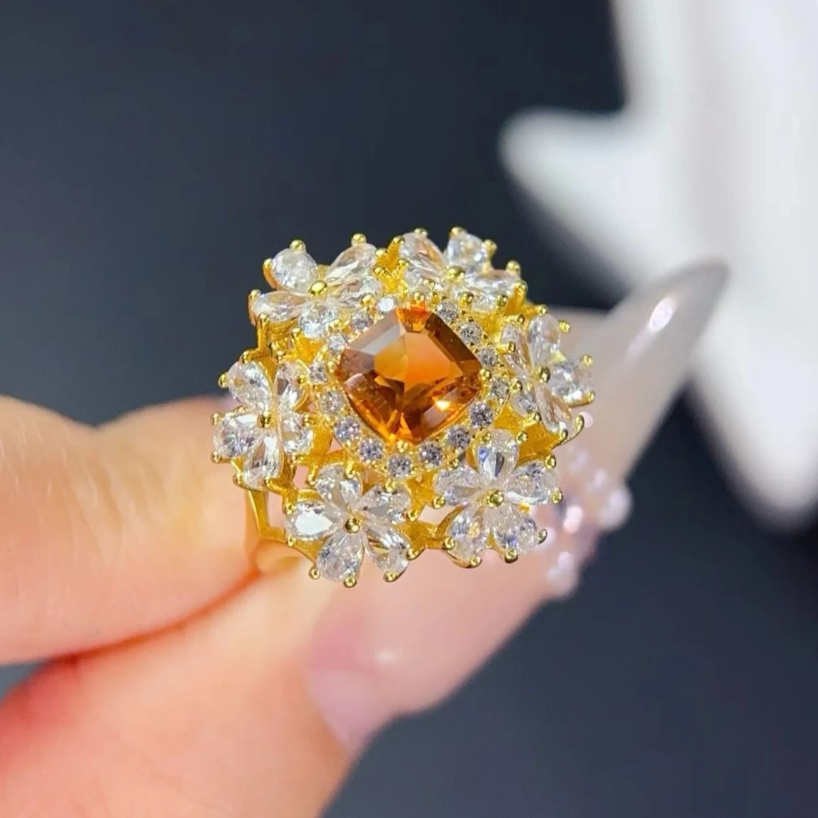 Dazzling Natural Citrine Silver Ring for Wedding 6mm 0.8ct Citrine Ring with Certificate 925 Silver Crystal Jewelry
Dazzling Natural Citrine Silver Ring for Wedding 6mm 0.8ct Citrine Ring with Certificate 925 Silver Crystal Jewelry