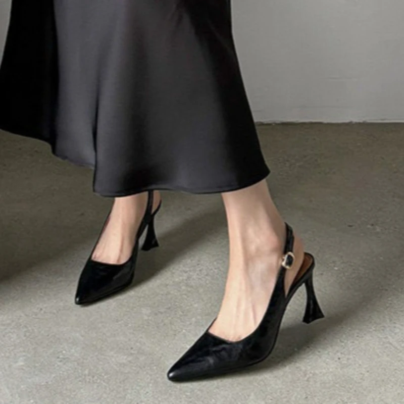 2026 New Retro Solid Color Sexy Pointed Toe Women's Sandals Comfortable Open Heel Sandals Outdoor Party Banquet Women High Heels
2026 New Retro Solid Color Sexy Pointed Toe Women's Sandals Comfortable Open Heel Sandals Outdoor Party Banquet Women High Heels