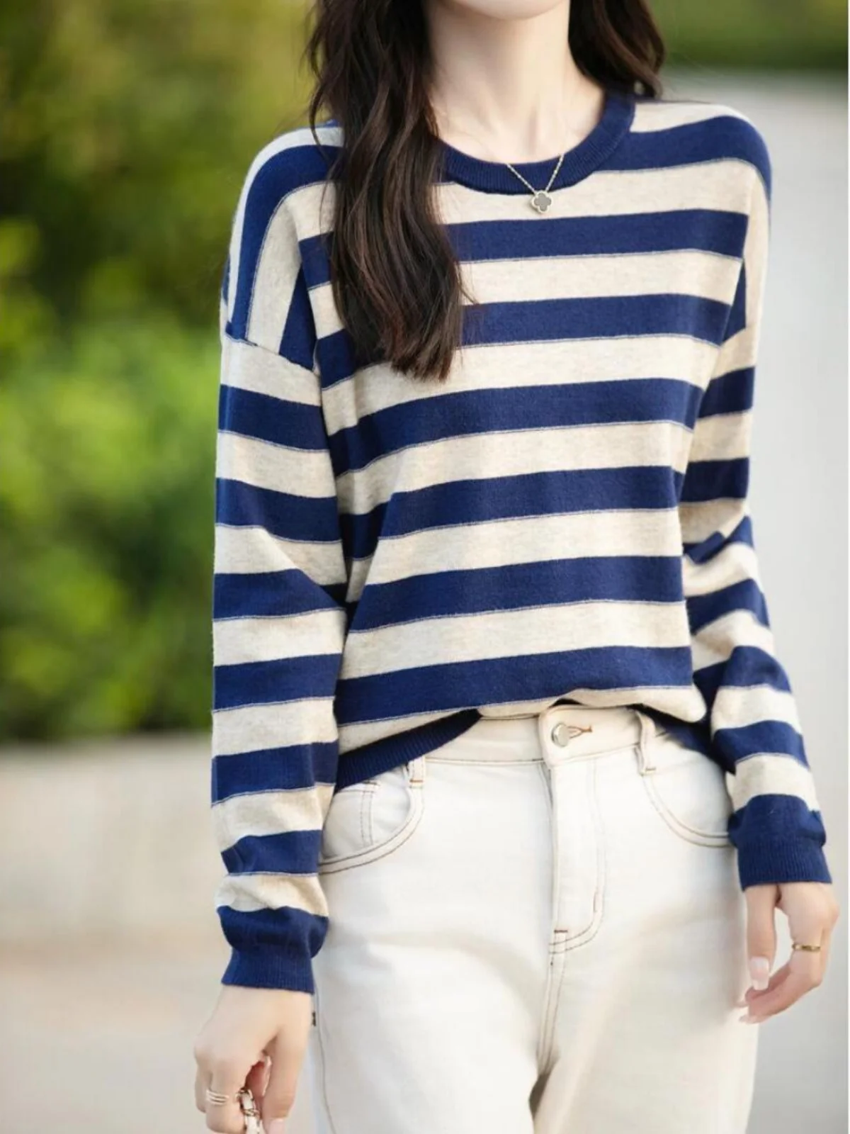 Autumn Winter Women's Camere Sweater Striped Loose round Ne Pullover Knitted Wool Yarn Base Layer Top Korean Sle Commute
Autumn Winter Women's Camere Sweater Striped Loose round Ne Pullover Knitted Wool Yarn Base Layer Top Korean Sle Commute