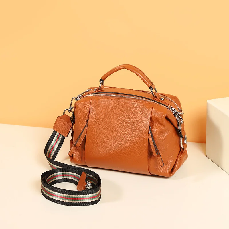 2024 New Fashion 100% Genuine Leather Women Handbag Brand Designer Shoulder Bag Classic Female Crossbody Bags
2024 New Fashion 100% Genuine Leather Women Handbag Brand Designer Shoulder Bag Classic Female Crossbody Bags