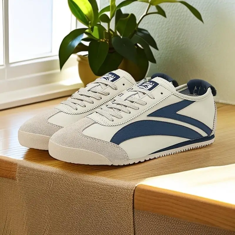 BootsClassic Running Shoes, Retro Outline, Daily Essential
BootsClassic Running Shoes, Retro Outline, Daily Essential