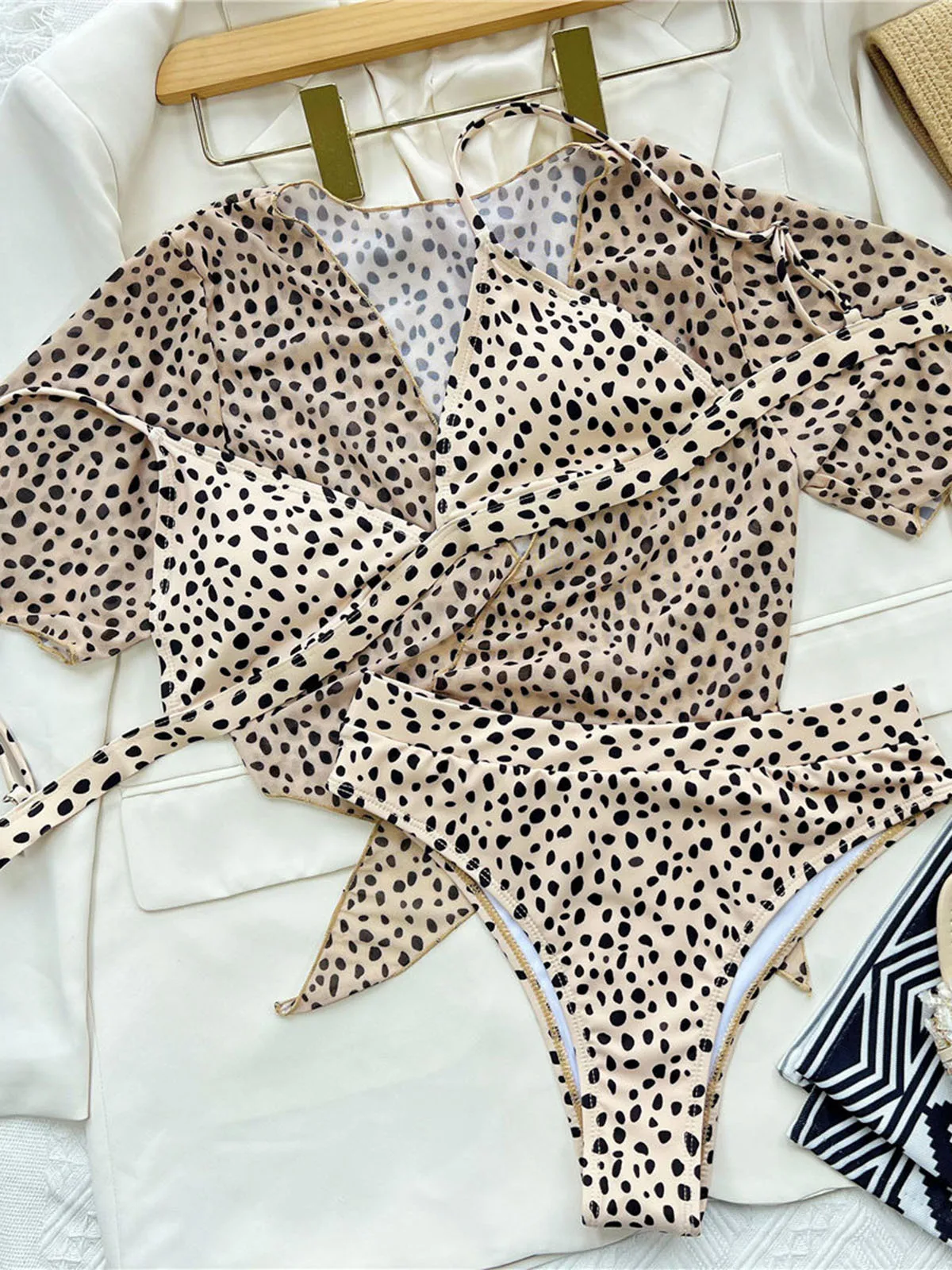 Sexy Leopard Printed High Waist Bikini Female Swimsuit Women Swimwear Three-piece Bikini set Bather Bathing Suit Swim V2805CL
Sexy Leopard Printed High Waist Bikini Female Swimsuit Women Swimwear Three-piece Bikini set Bather Bathing Suit Swim V2805CL
