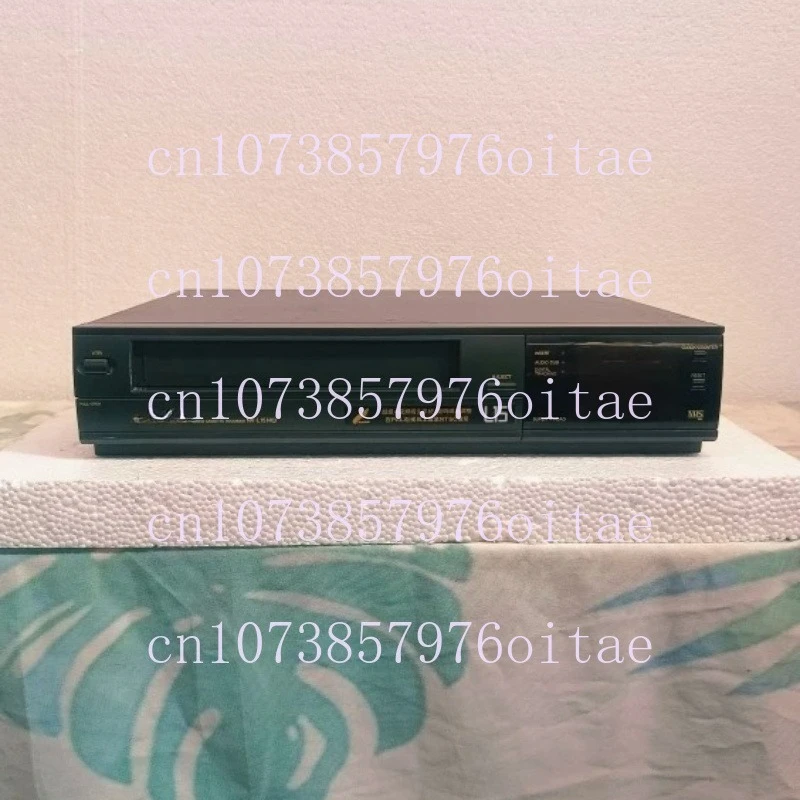 Classic L15 Recorder Vintage Video Tape Cassette Player VHS Format
Classic L15 Recorder Vintage Video Tape Cassette Player VHS Format