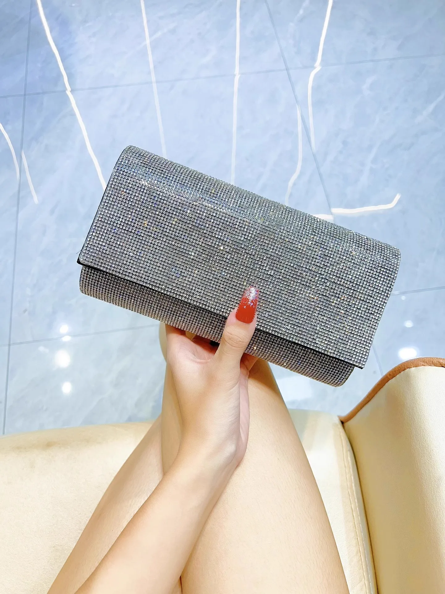 Glitter Shiny Rhinestones Diamond Evening Bag Luxury Bling Shiny Clutch Purse Fashion Women's Handbag Shoulder Crossbody Bag
Glitter Shiny Rhinestones Diamond Evening Bag Luxury Bling Shiny Clutch Purse Fashion Women's Handbag Shoulder Crossbody Bag