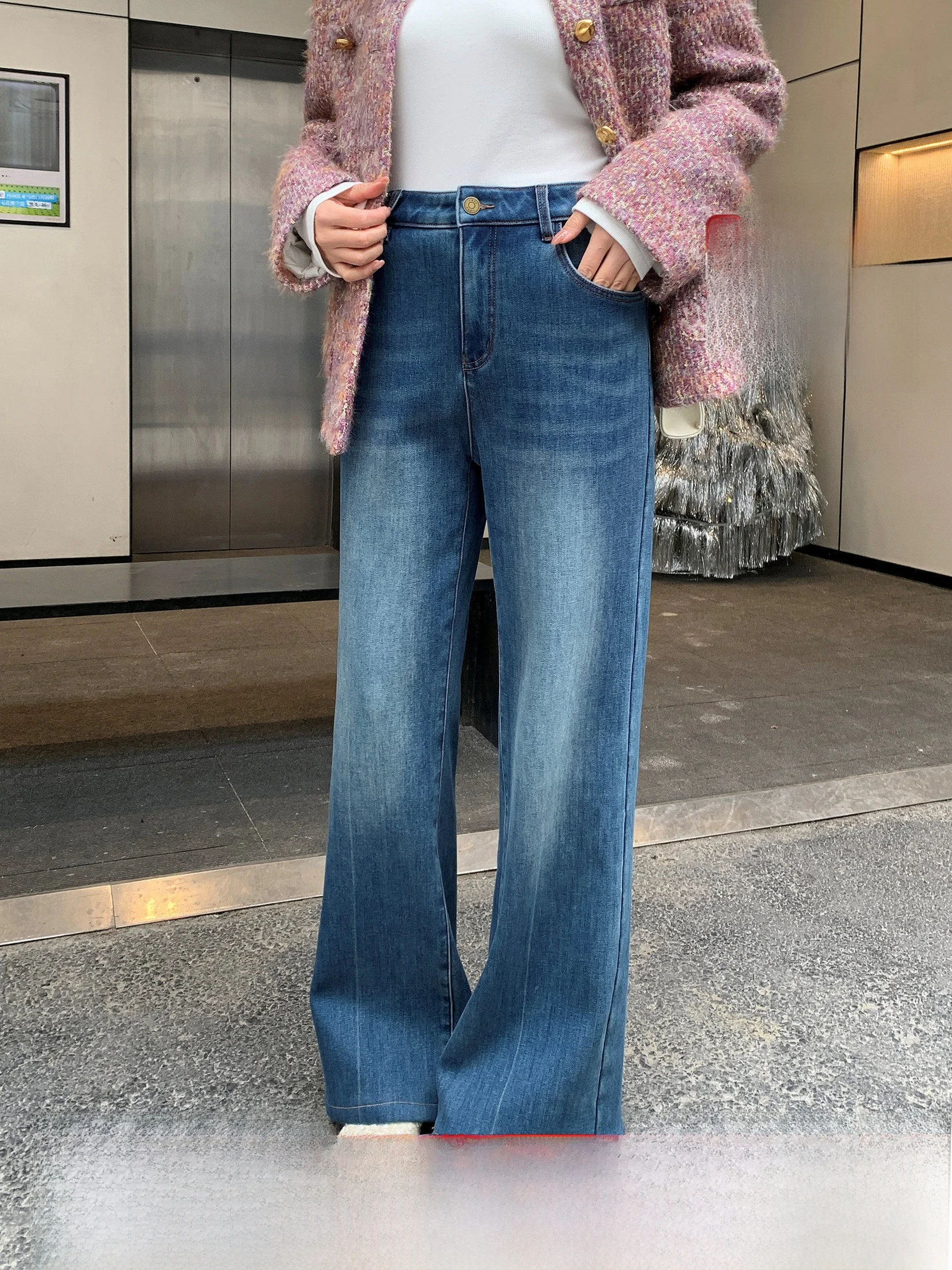 Vintage Fleece Lined Straight Leg Jeans High Waist plus Size Women's Winter Warm Cotton Denim Pants Li Xiaoxiao Brand
Vintage Fleece Lined Straight Leg Jeans High Waist plus Size Women's Winter Warm Cotton Denim Pants Li Xiaoxiao Brand