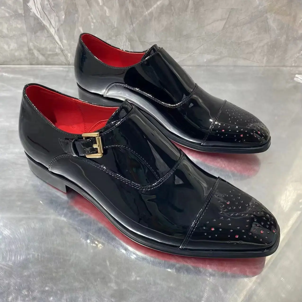 Black Patent Leather Loafers New British Trend Men's Pointed Toe Tassel Shoes Trendsetter Serpentine Pattern Wedding Dress 
Black Patent Leather Loafers New British Trend Men's Pointed Toe Tassel Shoes Trendsetter Serpentine Pattern Wedding Dress