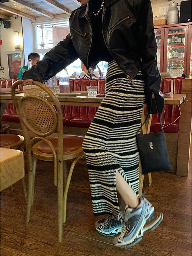 Vintage Striped Slit Knitted Skirt Women Korean High Waist Casual A Line Skirts Y2K Female Streetwear All Match Midi Skirts New
Vintage Striped Slit Knitted Skirt Women Korean High Waist Casual A Line Skirts Y2K Female Streetwear All Match Midi Skirts New