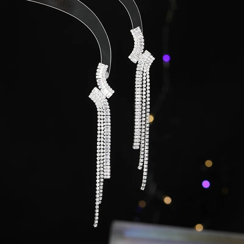 Fringed zircon earrings, elegant and dazzling s925 silver needle long, versatile and fashionable earrings
Fringed zircon earrings, elegant and dazzling s925 silver needle long, versatile and fashionable earrings