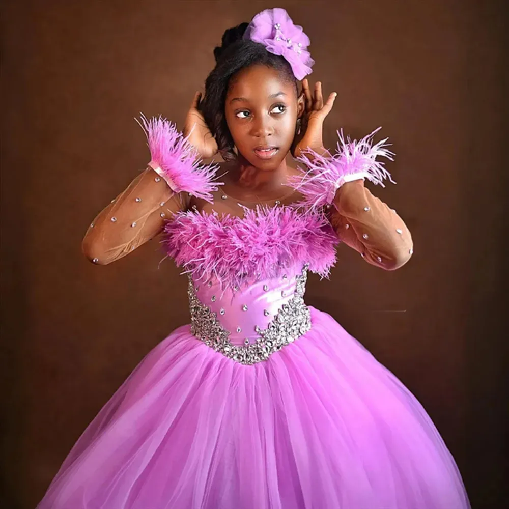 Luxury Flower Girl Wedding Dress Customized Beading Feather Long Sleeves Girls Birthday Party Pageant First Communion Dress
Luxury Flower Girl Wedding Dress Customized Beading Feather Long Sleeves Girls Birthday Party Pageant First Communion Dress