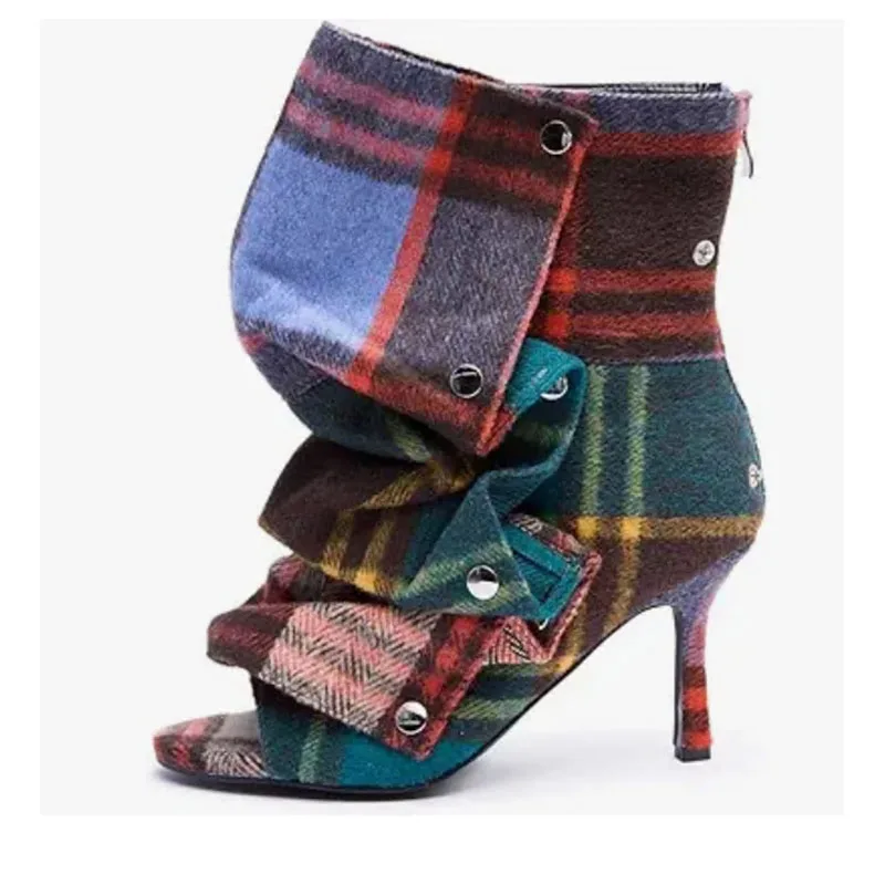 Женские сапоги на высоком каблуке с молнией сзади, плиссированные, до середины икры, с европейско-американским клетчатым узором, с открытым носком, модель 2026 года
Женские сапоги на высоком каблуке с молнией сзади, плиссированные, до середины икры, с европейско-американским клетчатым узором, с открытым носком, модель 2026 года