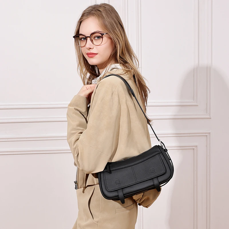 2026 New Retro Leather Messenger Bag Unisex Casual Versatile Commuter Single Shoulder Crossbody Bag for Women
2026 New Retro Leather Messenger Bag Unisex Casual Versatile Commuter Single Shoulder Crossbody Bag for Women