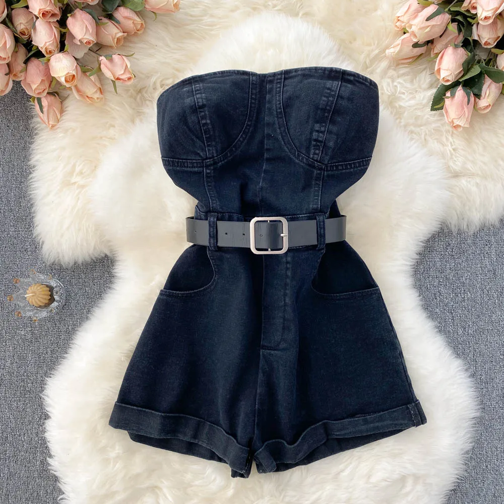 Fashion Strapless Denim Short Jumpsuit For Women's New High Waisted Wide Leg Casual Shorts Jeans 2025 Summer Lady Streetwear
Fashion Strapless Denim Short Jumpsuit For Women's New High Waisted Wide Leg Casual Shorts Jeans 2025 Summer Lady Streetwear