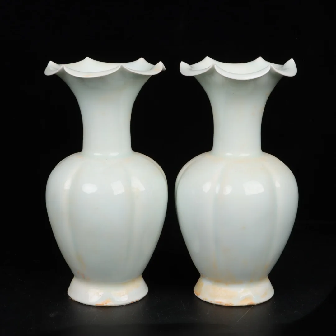 Jingdezhen Shadow Green Dark Flower Carved Wine Pot Antique Porcelain Decoration
Jingdezhen Shadow Green Dark Flower Carved Wine Pot Antique Porcelain Decoration
