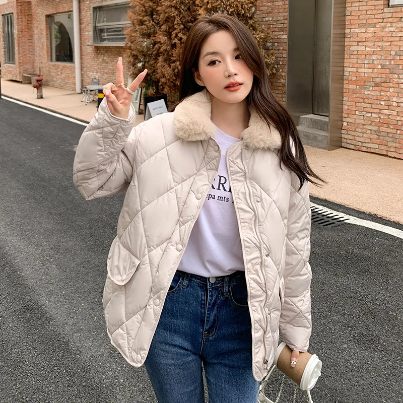 Women White Fleece Collar Puffer Jacket Short Zip Up Warm Winter Coat Lamb Wool Trim Loose Casual Parka Outerwear
Women White Fleece Collar Puffer Jacket Short Zip Up Warm Winter Coat Lamb Wool Trim Loose Casual Parka Outerwear