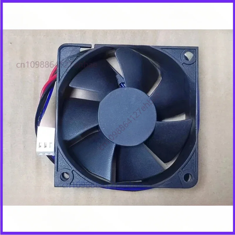1pcs For JARO AD0712UB-A76GL 7025 7CM 12V 0.24A 3-wire cooling fan
1pcs For JARO AD0712UB-A76GL 7025 7CM 12V 0.24A 3-wire cooling fan