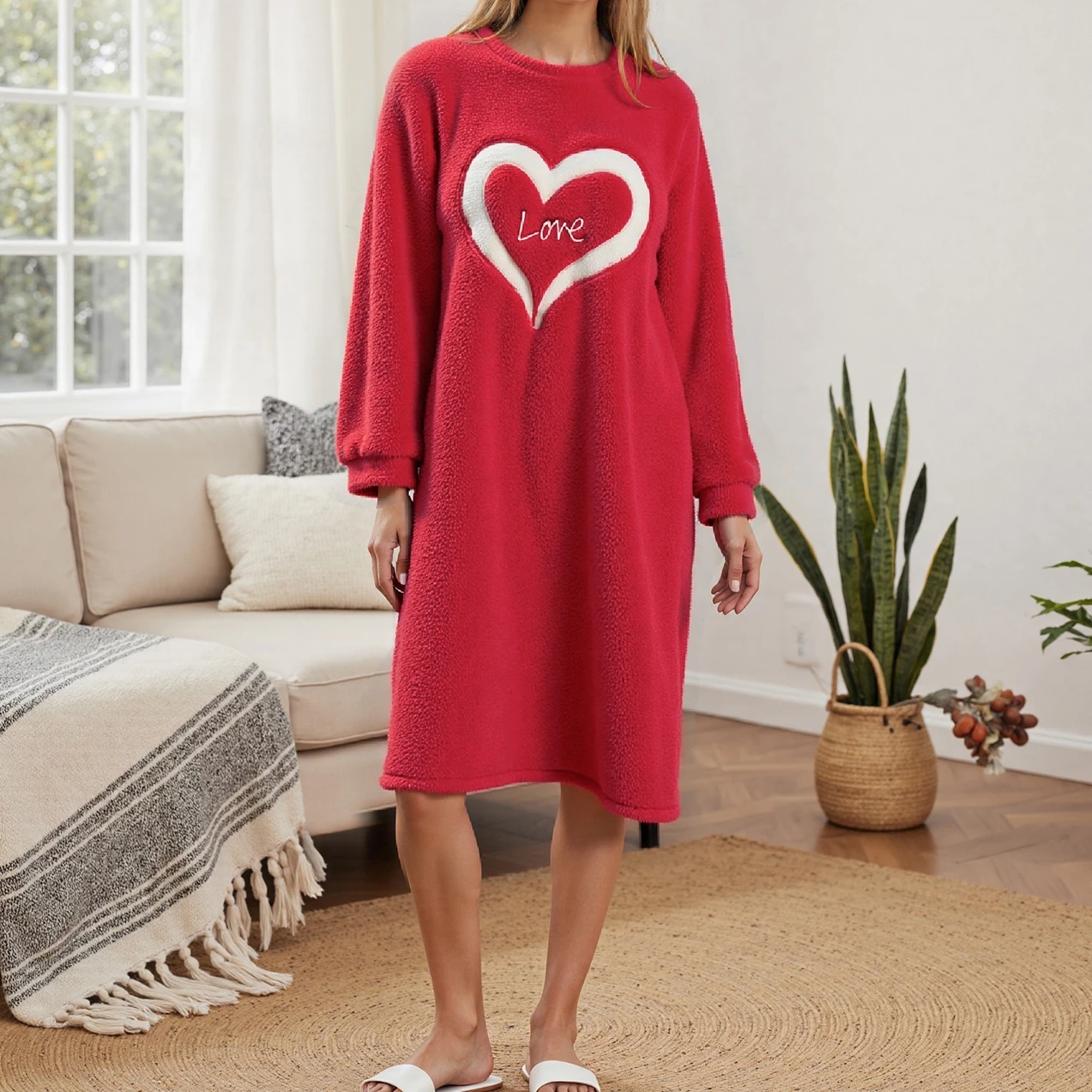 Women Fleece Pajamas Dress Heart Letter Round Neck Long Sleeve Nightgowns Cozy Autumn Winter Sleepwear
Women Fleece Pajamas Dress Heart Letter Round Neck Long Sleeve Nightgowns Cozy Autumn Winter Sleepwear