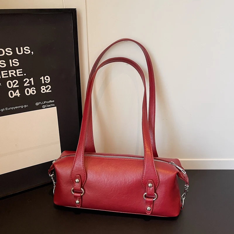 Новая женская сумка-тоут из искусственной кожи на весну 2026 года, большая вместительная сумка через плечо, женская сумка-багет в корейском стиле для повседневного использования
Новая женская сумка-тоут из искусственной кожи на весну 2026 года, большая вместительная сумка через плечо, женская сумка-багет в корейском стиле для повседневного использования