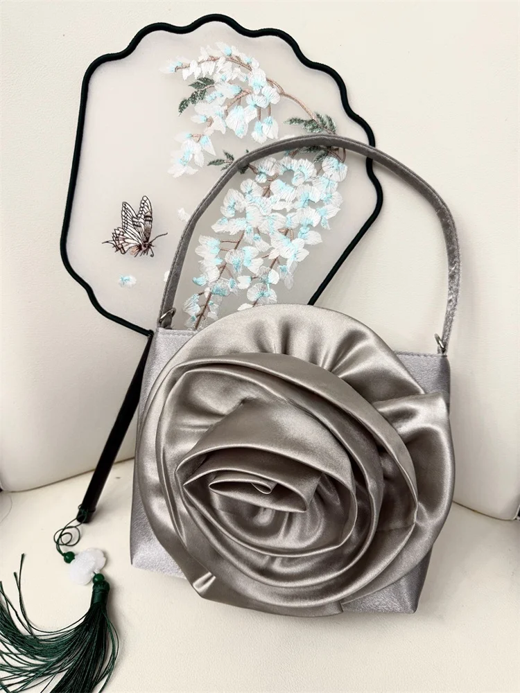 Ballet Sle Floral Underarm Small Square Bag Women Sweet Retro New Chinese Handbag Satin Pure Color Zipper Closure
Ballet Sle Floral Underarm Small Square Bag Women Sweet Retro New Chinese Handbag Satin Pure Color Zipper Closure