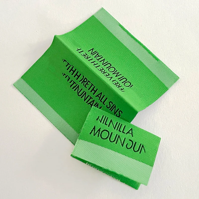 Этикетки из ткани для одежды по индивидуальному заказу, бирки для воротников, этикетки с вышивкой на заказ, этикетки для стирки одежды Абая, тканая этикетка
Этикетки из ткани для одежды по индивидуальному заказу, бирки для воротников, этикетки с вышивкой на заказ, этикетки для стирки одежды Абая, тканая этикетка