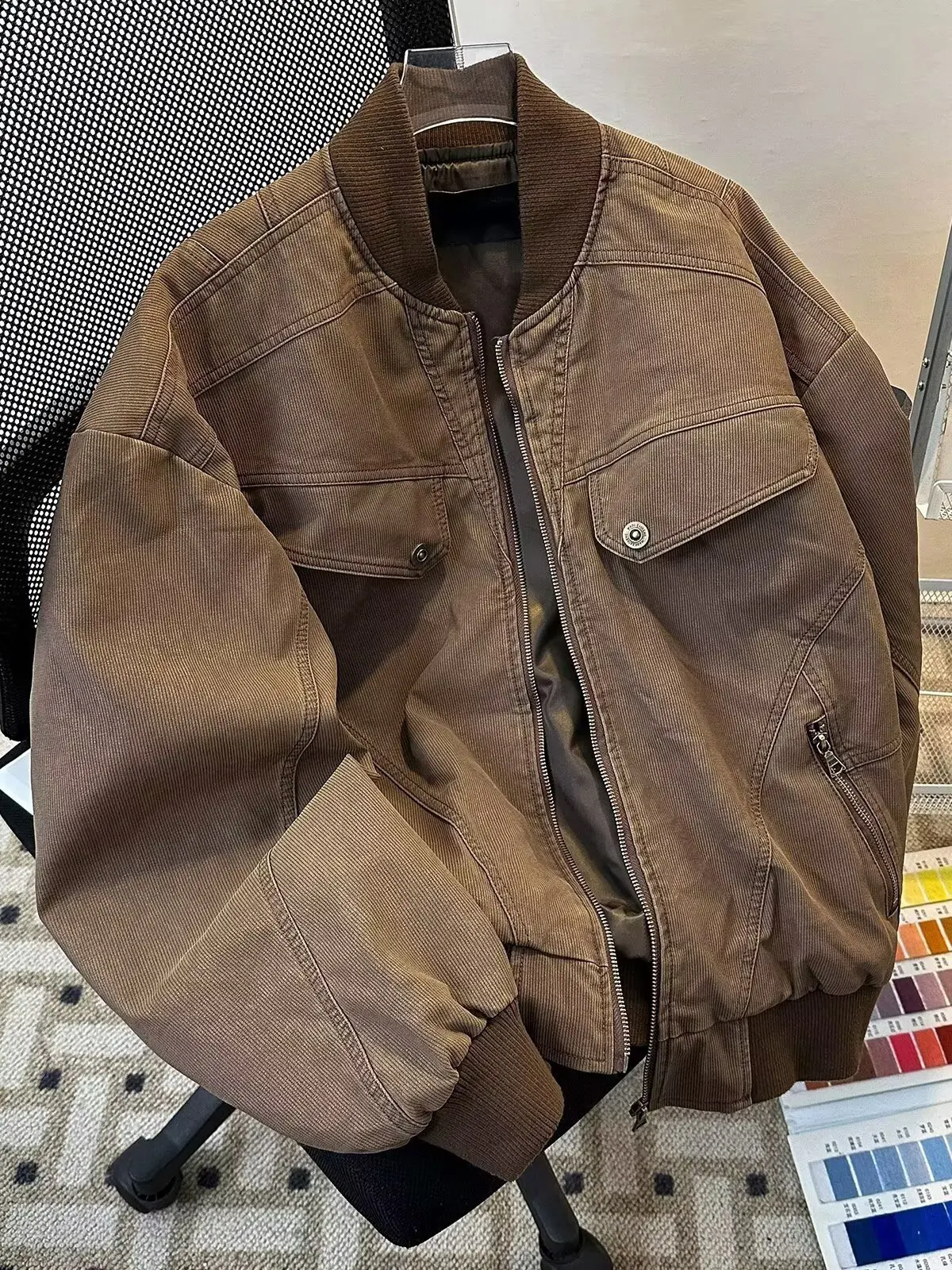 Cleanfit Men's ort Thiened Corduroy Workwear Jaet Winter Baseball Sle Cotton Insert Retro Sle Zipper Closure Jaet
Cleanfit Men's ort Thiened Corduroy Workwear Jaet Winter Baseball Sle Cotton Insert Retro Sle Zipper Closure Jaet