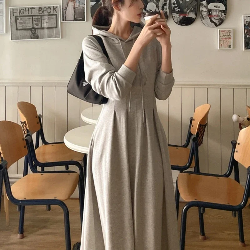 Платье трапециевидной формы с капюшоном и длинными рукавами в корейском стиле, утягивающая повседневная осень для женщин и подростков, уютный шикарный подарок на день и ночь
Платье трапециевидной формы с капюшоном и длинными рукавами в корейском стиле, утягивающая повседневная осень для женщин и подростков, уютный шикарный подарок на день и ночь