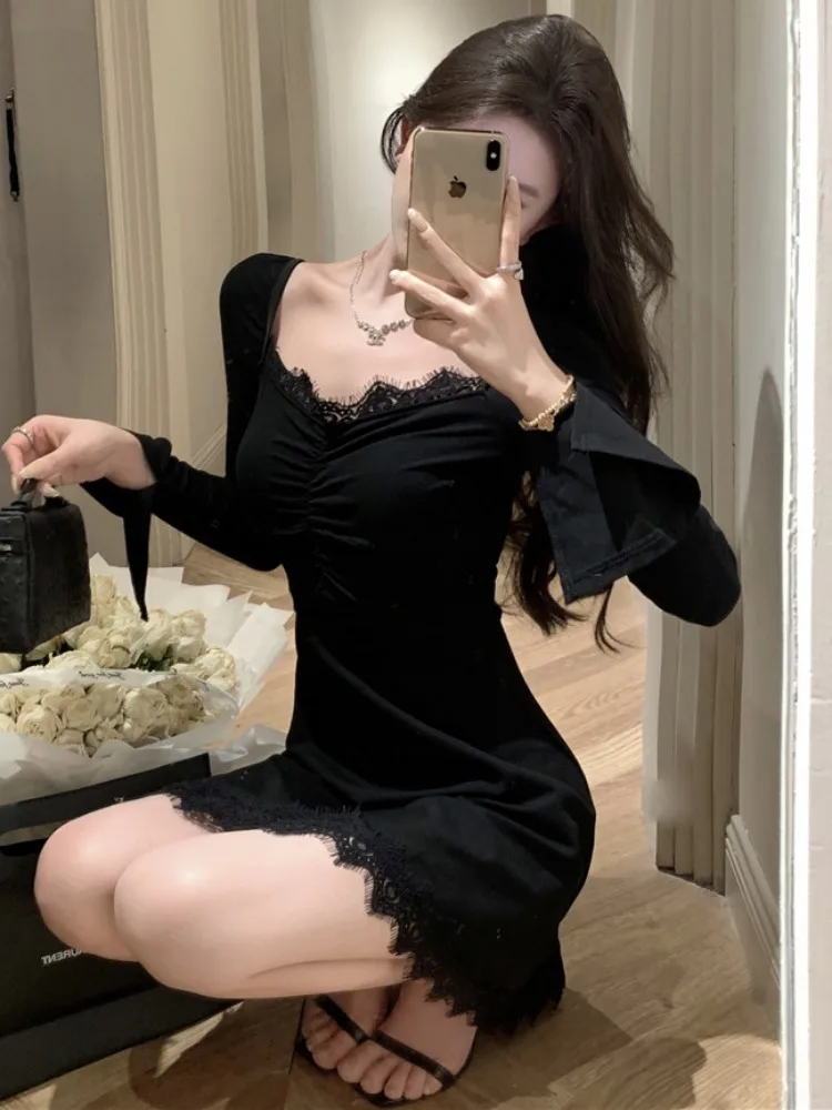 Spicy Girl Lace V-Neck Slimming Black Dress Set Women's Pure Desire Sexy Korean Style Commute Long Sleeve Short Skirt Sweater...
Spicy Girl Lace V-Neck Slimming Black Dress Set Women's Pure Desire Sexy Korean Style Commute Long Sleeve Short Skirt Sweater...