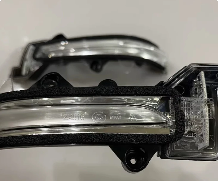 New Genuine OEM Parts Side Mirror Rearview Mirror Turn Signal Light 36430-61M00 36410-61M00 for Suzuki SX4 S-Cross New Vitara
New Genuine OEM Parts Side Mirror Rearview Mirror Turn Signal Light 36430-61M00 36410-61M00 for Suzuki SX4 S-Cross New Vitara