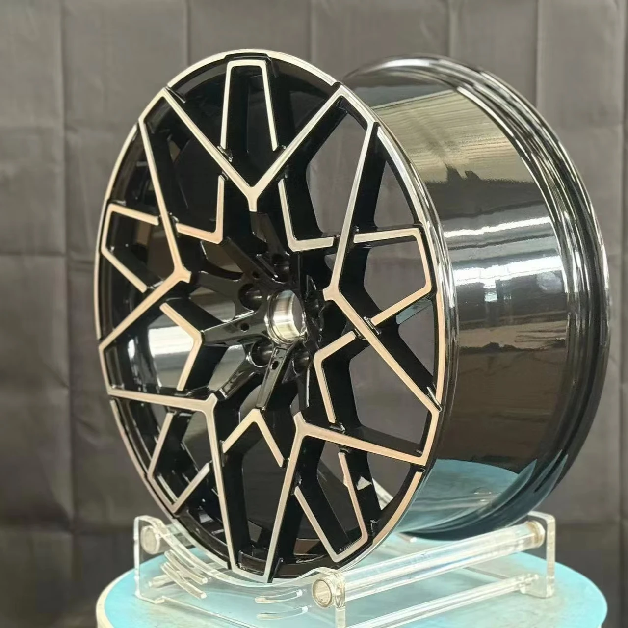 Decorative Bolt Two/Three-blade Stylishly Designed Custom-made Wheel Hubs According to Drawing OEM Brand Model Xty
Decorative Bolt Two/Three-blade Stylishly Designed Custom-made Wheel Hubs According to Drawing OEM Brand Model Xty