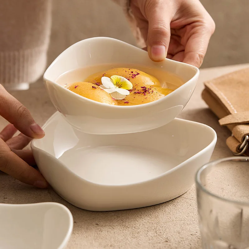 European Ceramic Fruit Salad Dessert Bowl White Plate Home Irregular Breakfast Sushi Dish Plate Kitchen Cutlery Triangular Bowl
European Ceramic Fruit Salad Dessert Bowl White Plate Home Irregular Breakfast Sushi Dish Plate Kitchen Cutlery Triangular Bowl