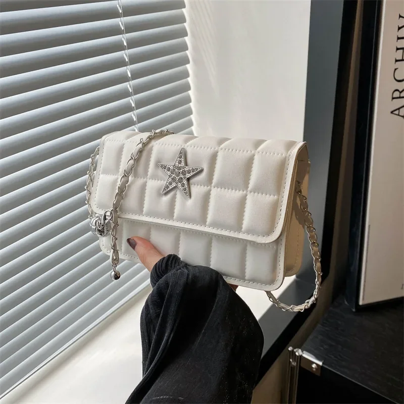 Premium diamond chain bag women fashion small square bag versatile messenger bag
Premium diamond chain bag women fashion small square bag versatile messenger bag