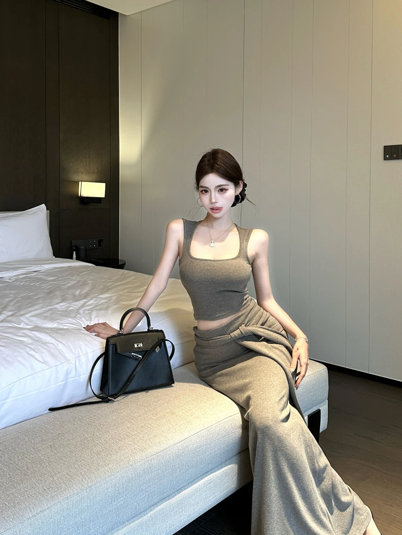 Kumikumi Pure Desire Summer Set Square Collar Slim Fit Strap Vest Women's Half Skirt Wrap Skirt Two Piece Set High Waist Short
Kumikumi Pure Desire Summer Set Square Collar Slim Fit Strap Vest Women's Half Skirt Wrap Skirt Two Piece Set High Waist Short