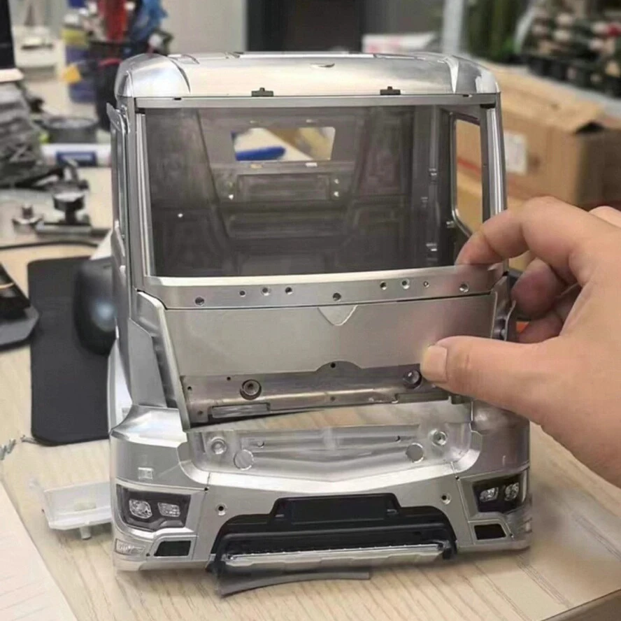 All-metal CNC Cab Body Shell for 1/14 Tamiya RC Dump Truck Mercedes-Benz ACTROS 3363 Toys Car Cockpit Parts
All-metal CNC Cab Body Shell for 1/14 Tamiya RC Dump Truck Mercedes-Benz ACTROS 3363 Toys Car Cockpit Parts