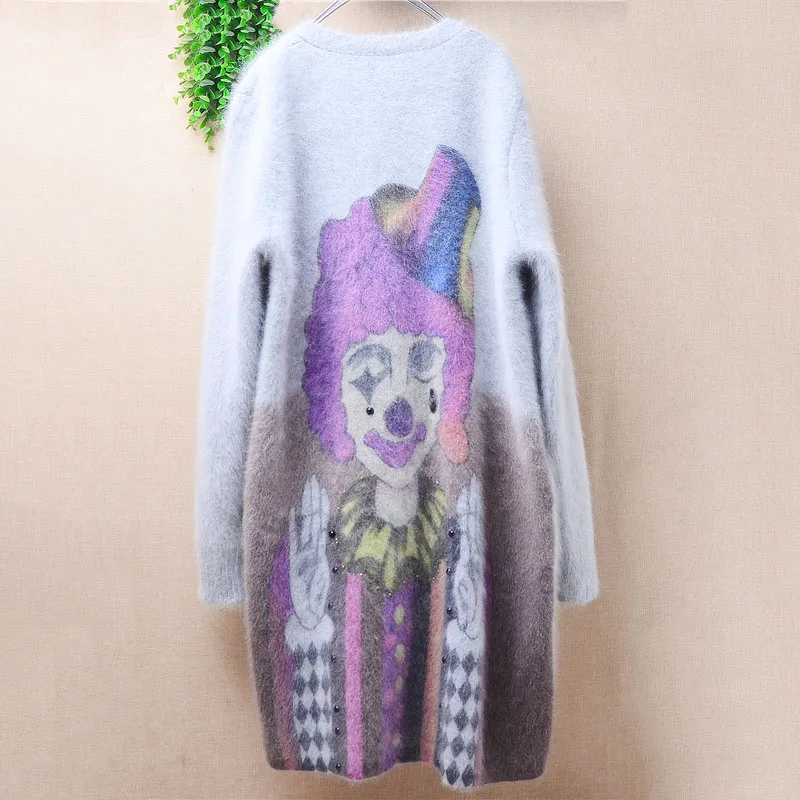 Женский осенне-зимний модный кардиган-свитер свободного кроя с принтом клоуна, вязаный из кашемира и норки, с V-образным вырезом и длинными рукавами
Женский осенне-зимний модный кардиган-свитер свободного кроя с принтом клоуна, вязаный из кашемира и норки, с V-образным вырезом и длинными рукавами