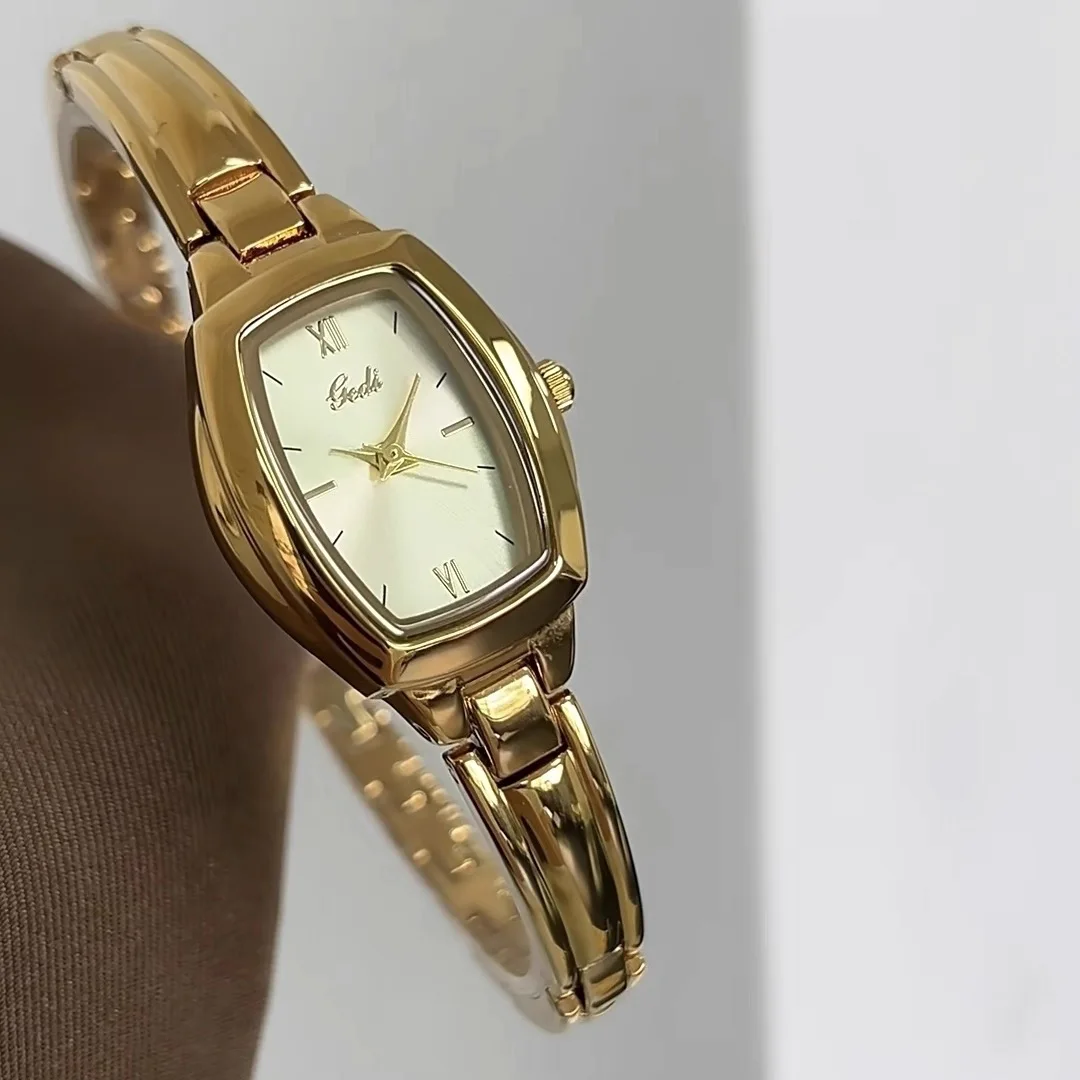 Винтажные минималистичные кварцевые часы с цветной стальной браслетной цепочкой для женщин, девушек, студенток, подарок, женские аксессуары
Винтажные минималистичные кварцевые часы с цветной стальной браслетной цепочкой для женщин, девушек, студенток, подарок, женские аксессуары