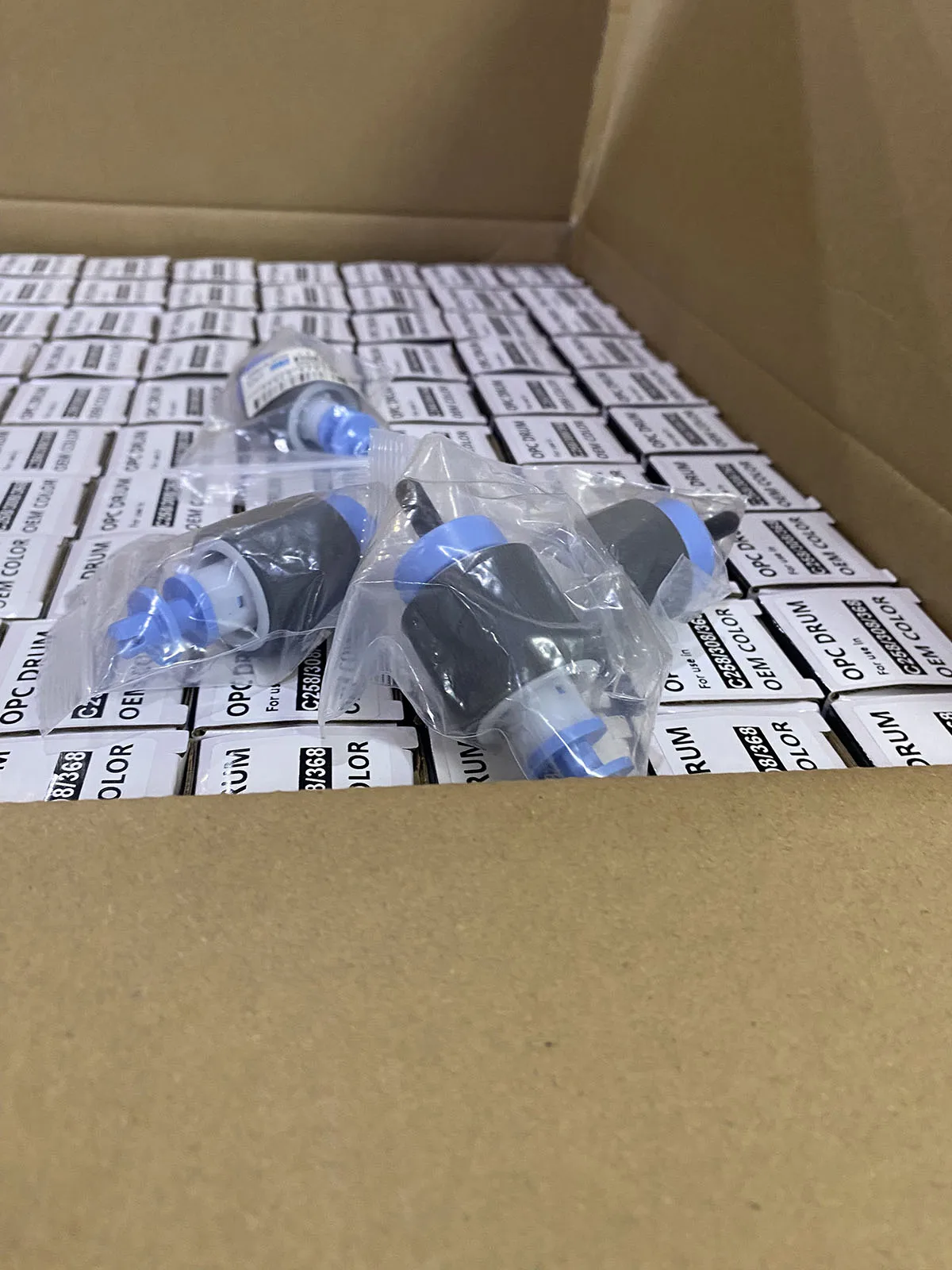 1X RM1-2998-000 Tray 2 3 Pickup Roller for HP LaserJet M5025 M5035 M5039 700 M712 M725 / 5025 5035 5039 712 725
1X RM1-2998-000 Tray 2 3 Pickup Roller for HP LaserJet M5025 M5035 M5039 700 M712 M725 / 5025 5035 5039 712 725