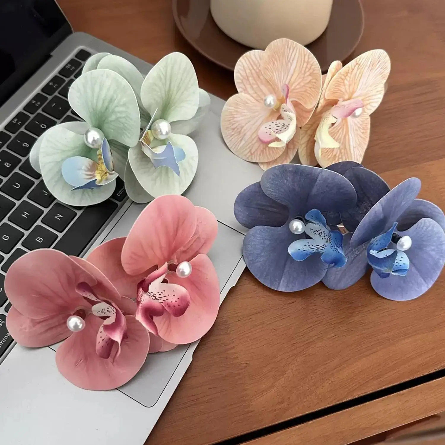 Korean Sweet Phalaenopsis Flower Hairpin New Fashion Bohemia Creative Design Cloth Floral Pearl Hair Clip Female Headdress
Korean Sweet Phalaenopsis Flower Hairpin New Fashion Bohemia Creative Design Cloth Floral Pearl Hair Clip Female Headdress